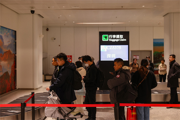 河南安阳：安阳红旗渠机场深圳航线正式开通