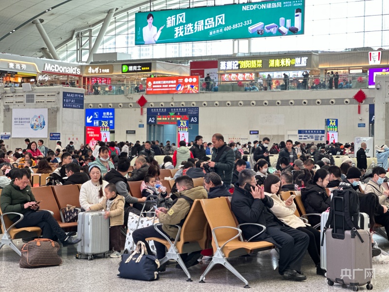 深圳铁路春运节前到发旅客创历史新高