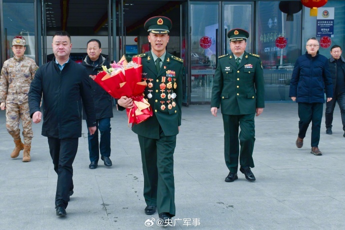 恭喜!陆军特战队员刘近喜报送到家_央广网