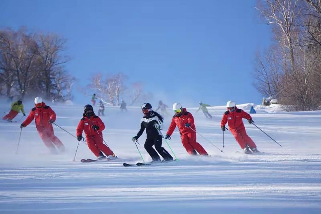 亚布力春节假期滑雪深度游客量全国第一
