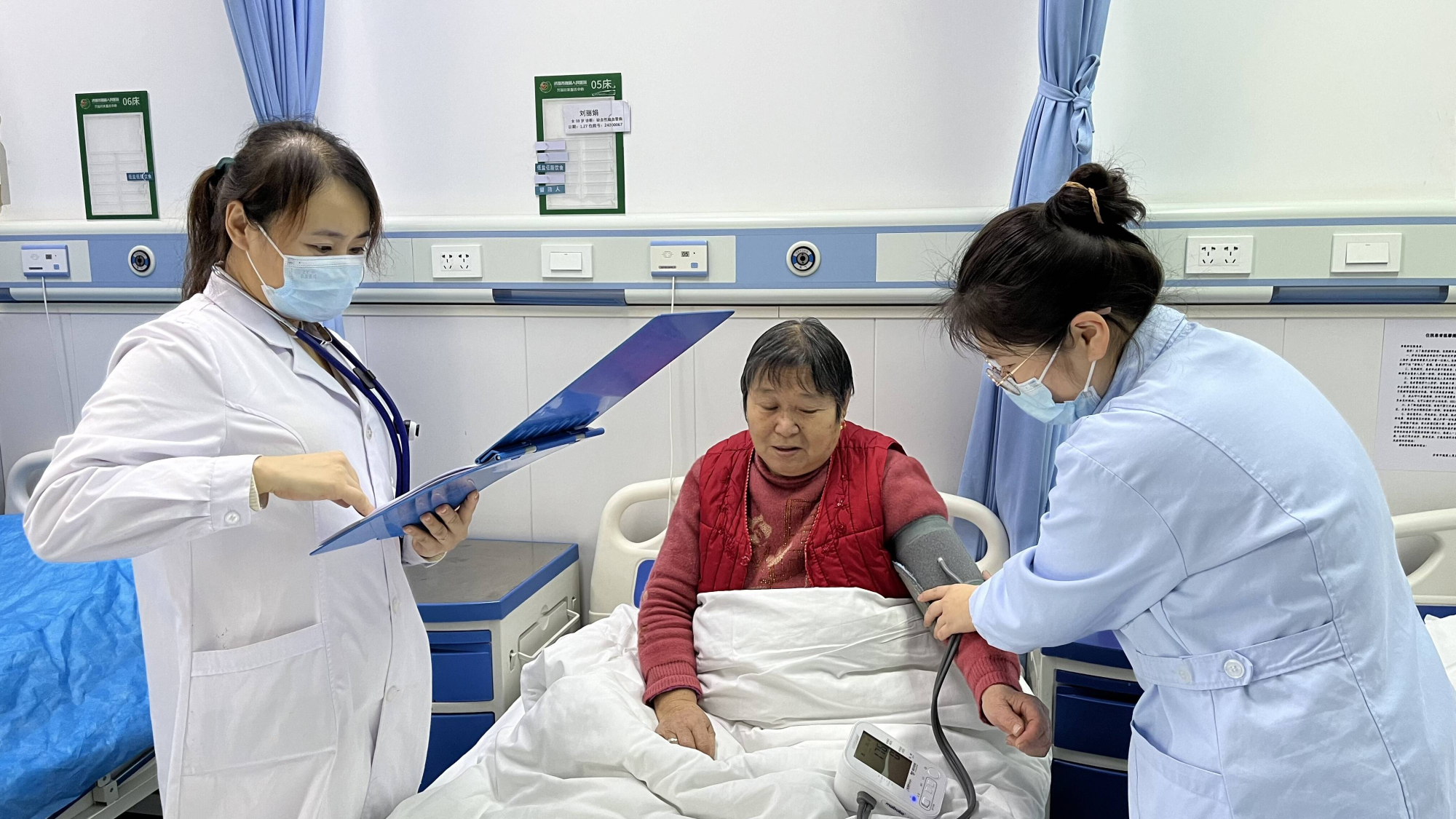 济南:守护健康不停歇 做好居kaiyun网站民“健康守门人”(图3)