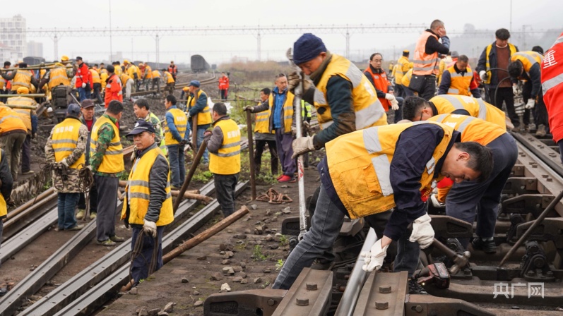 助力中欧班列运输兴隆场编组站春整现场鏖战正酣
