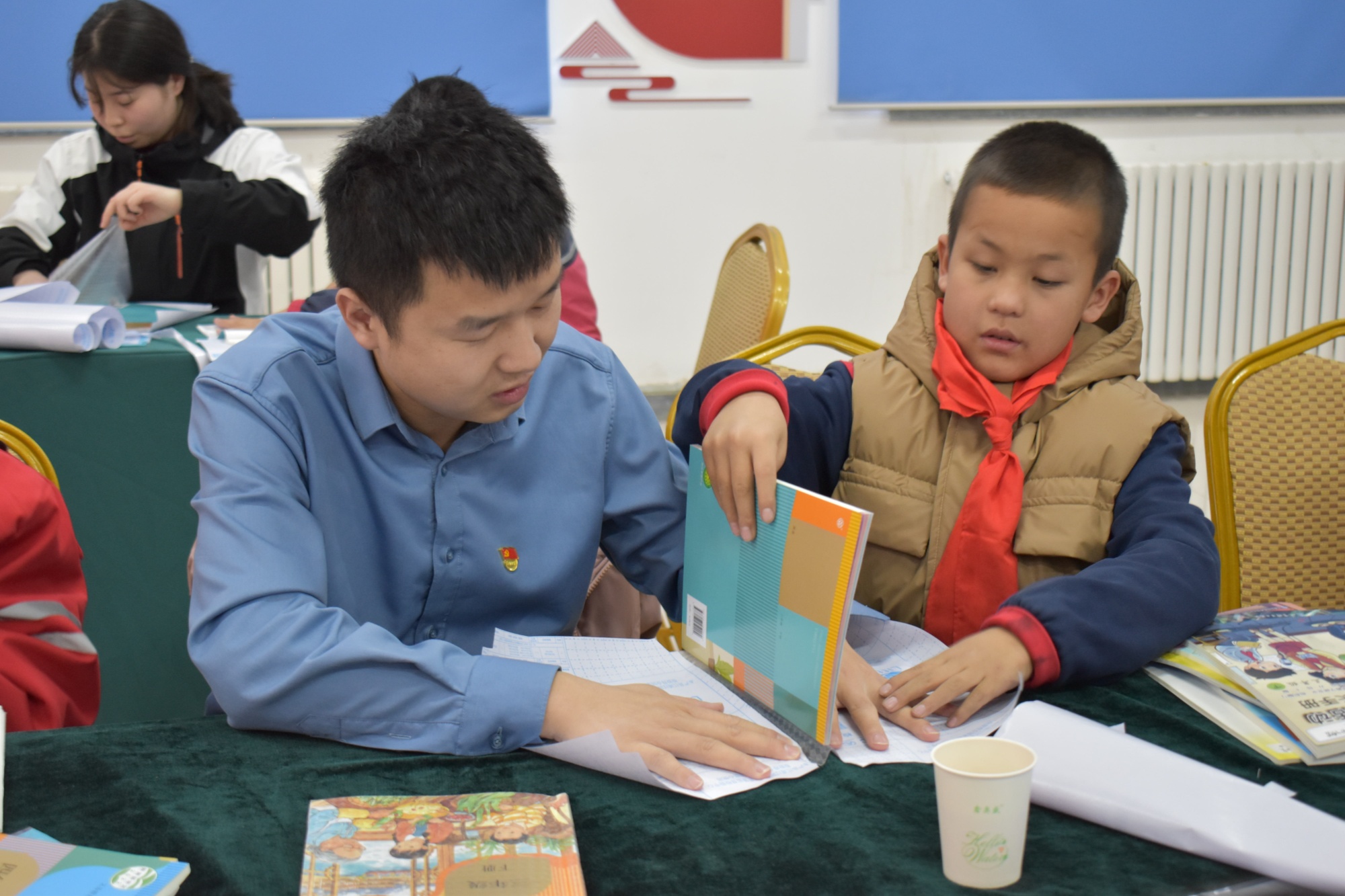 若羌:党建引领团建 心系儿童成长