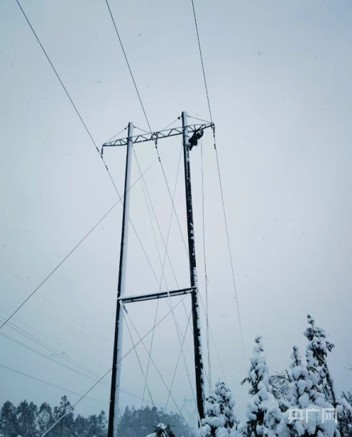 娄底：电建企业组团打“雪仗”