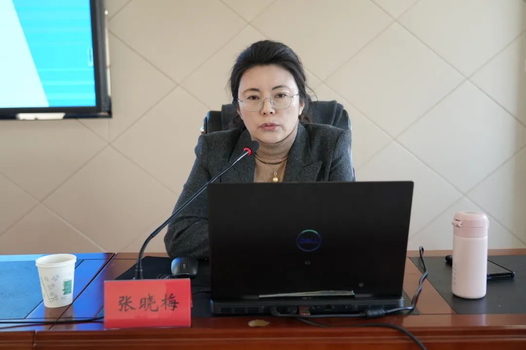 培训班上,北京八中党委副书记张晓梅以《弘扬教育家精神  做师德高标