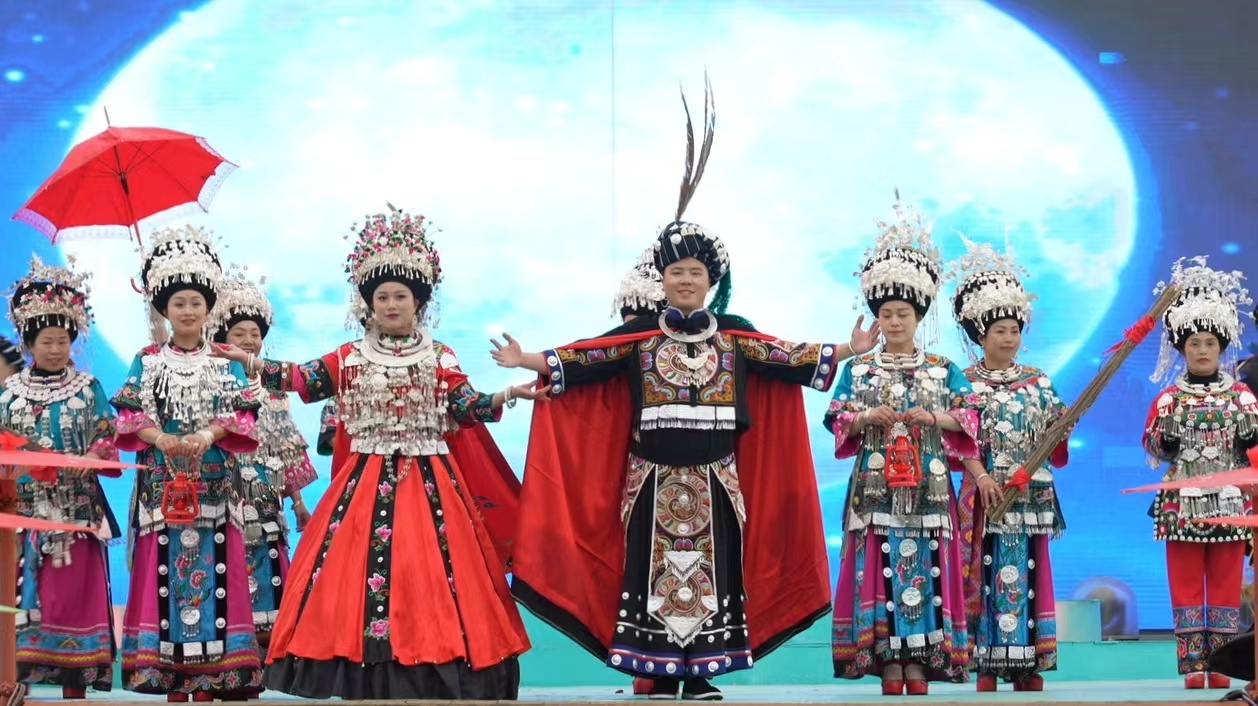 歌舞盛宴贵州贞丰2024年二月二苗族走亲节举行