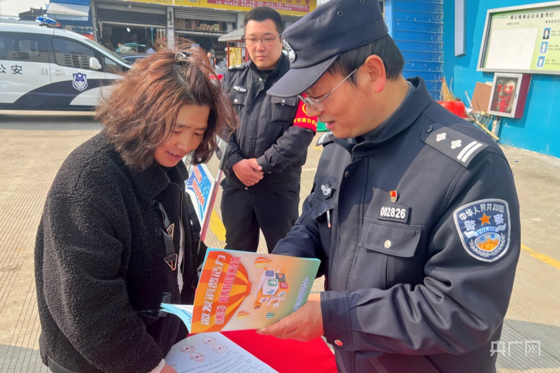 怎么识别假币真假 b8212c285896c171047251442764017411.jpg?auth=2232874d359f958e322ba148e9a52e3c