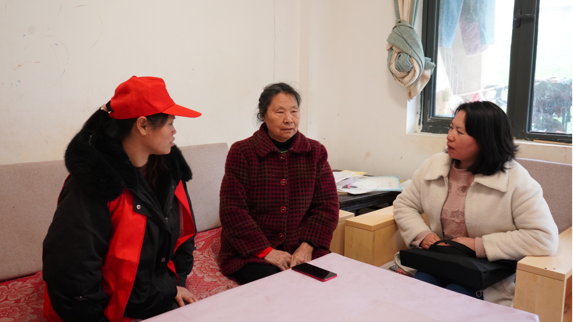 贵州金沙开展居家养老上门服务活动