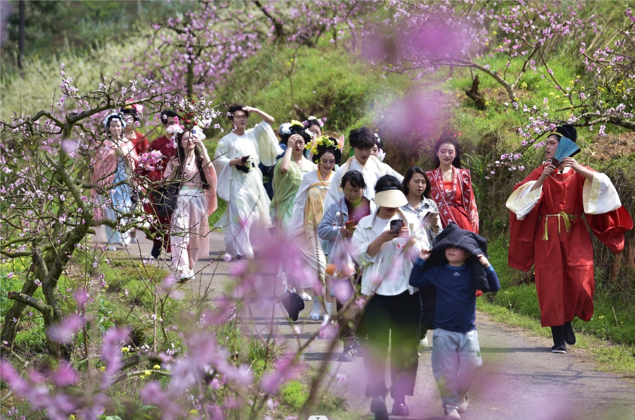 “春风十里·相约有你”——贵州镇远古城第二届“花语节”开幕(图3)