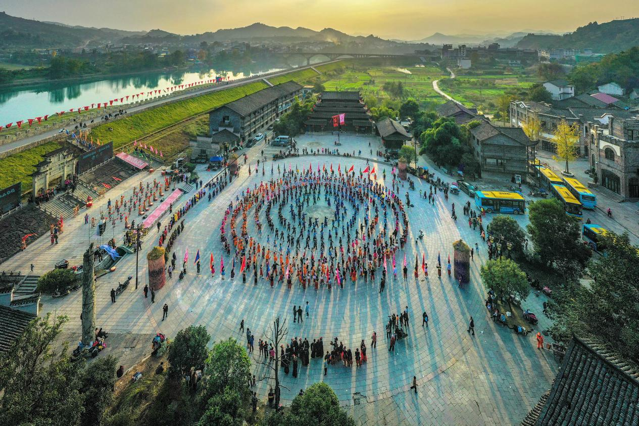 湖南龙山“重奖”征集旅游宣传口号和歌曲