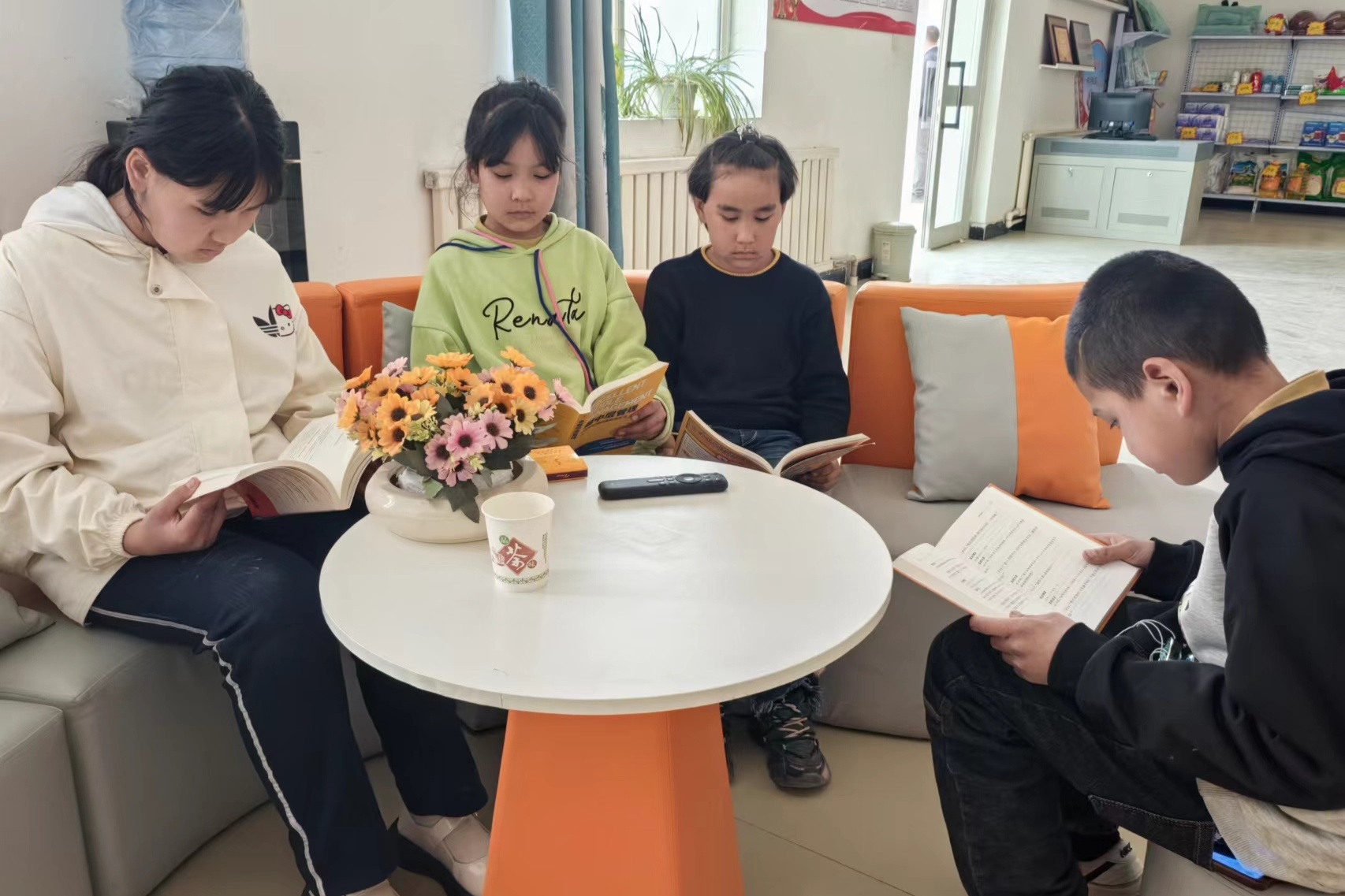 轮台县小小书屋大大能量