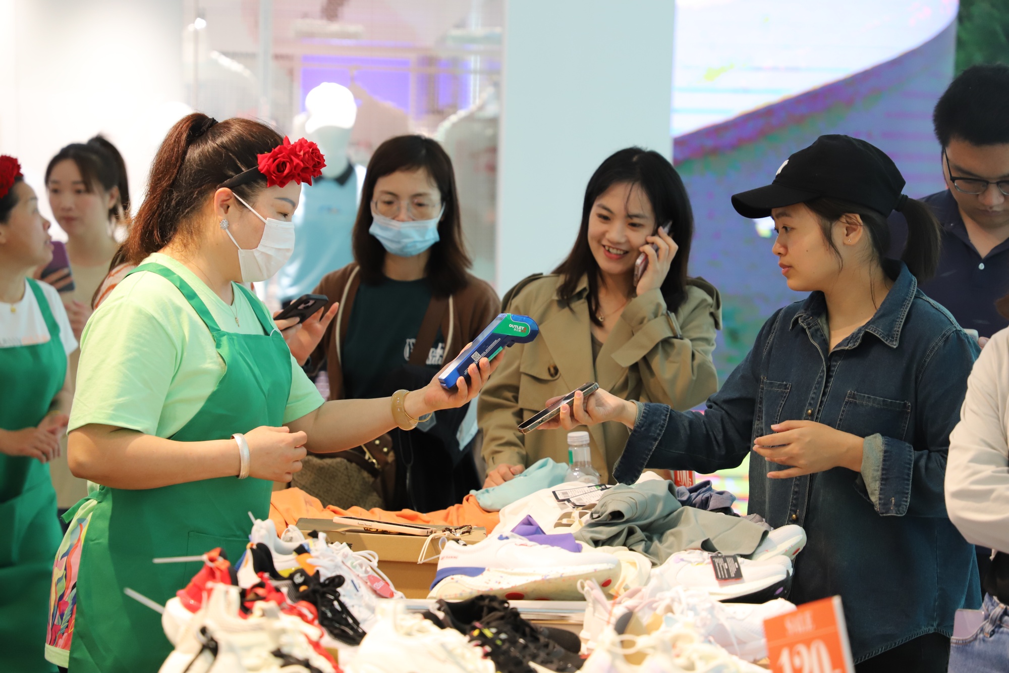 耐克,安踏,菲姿, 39space意大利空间……各大品牌推出各色福建独家