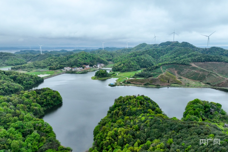 瞰江西山明水秀新雨后