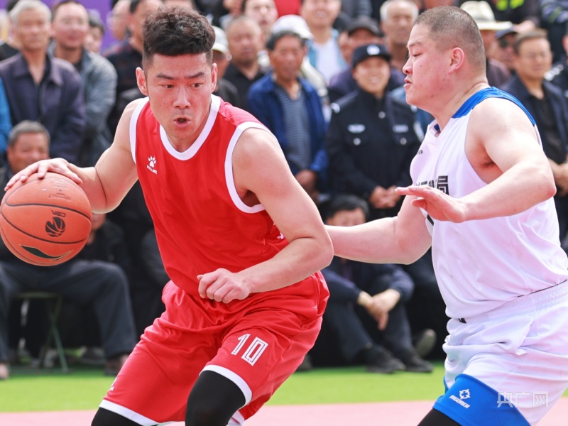 河南省第十四届万村千乡农民篮球赛争霸赛开赛