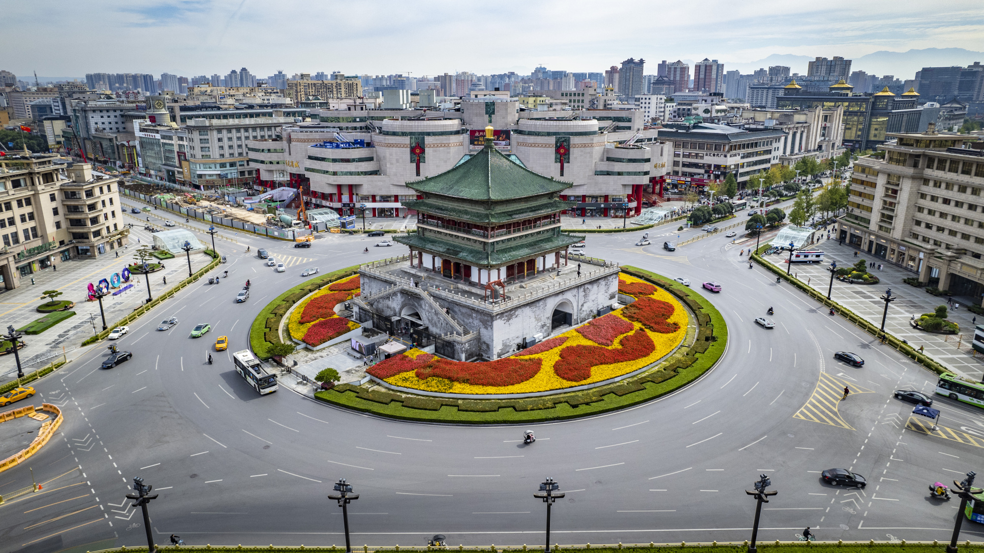 西安钟楼(西安市莲湖区供图)作为西安的中心城区,辖区中每一处承载