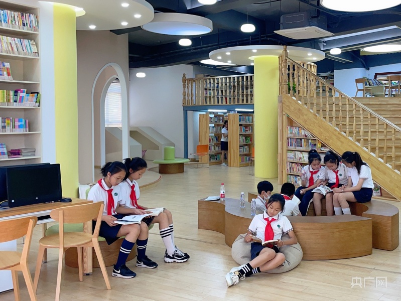 上海：全覆盖建设中小学书香校园