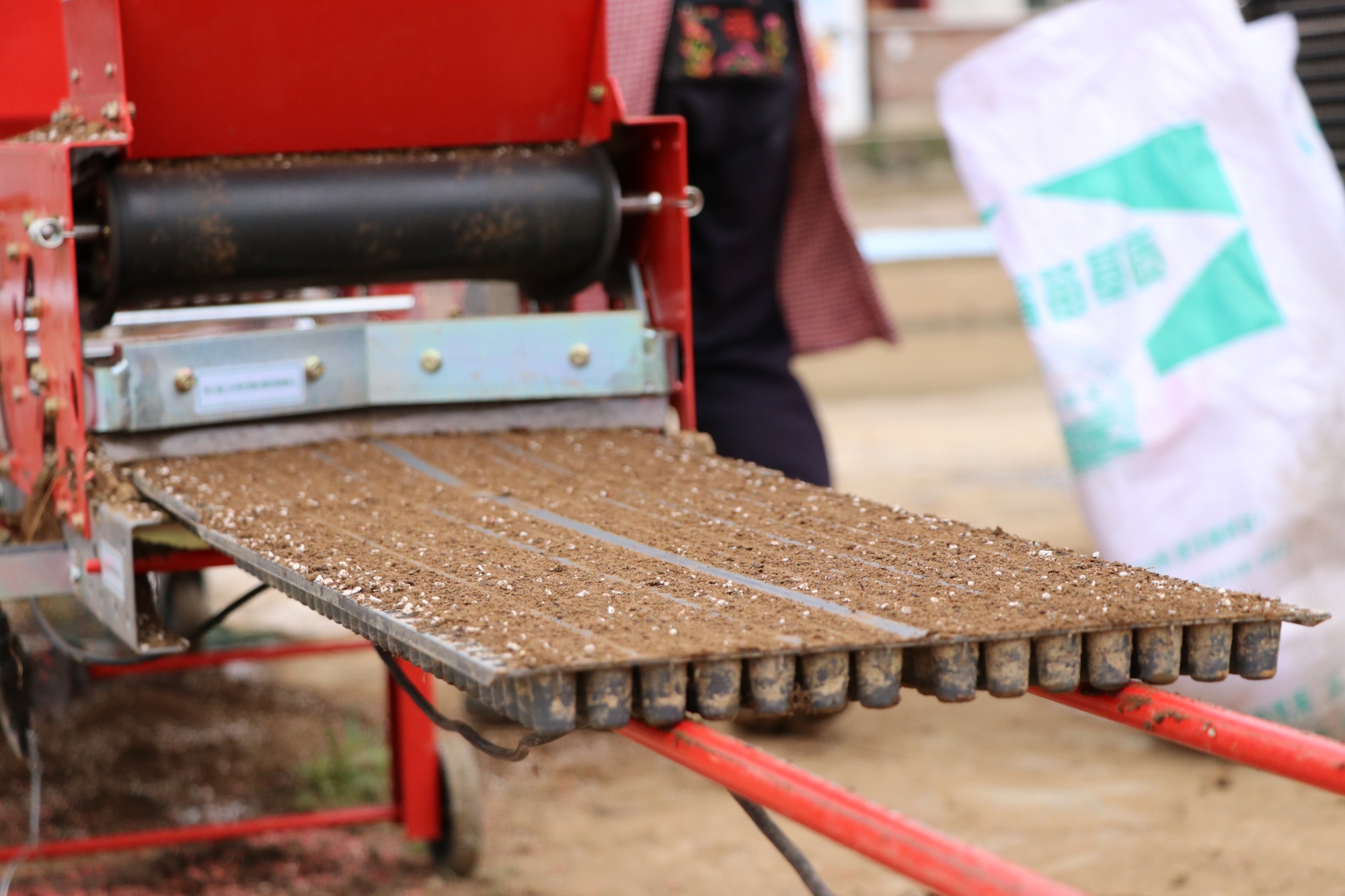 贵州施秉：机械化育秧为水稻丰产按下“加速键”(图2)