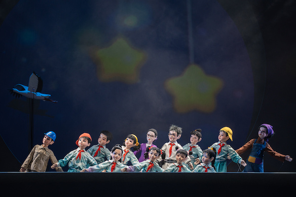 《东方白鹳》扬州首演  以杖头木偶展现人与自然和谐共生