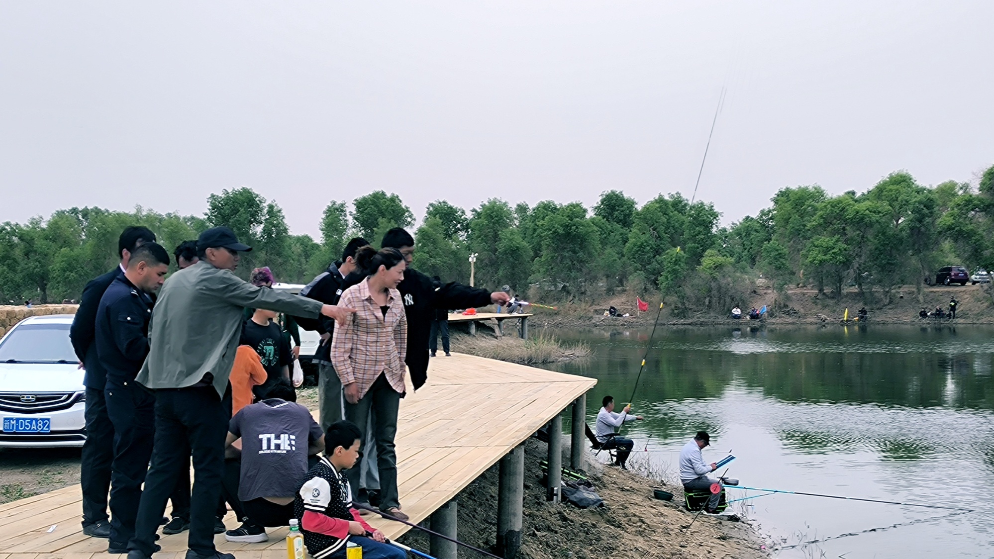 2024年第一届喀尔曲尕乡“百里胡杨·渔乐其中”钓鱼比赛在新疆尉犁县喀尔曲尕乡罗布庄园举行