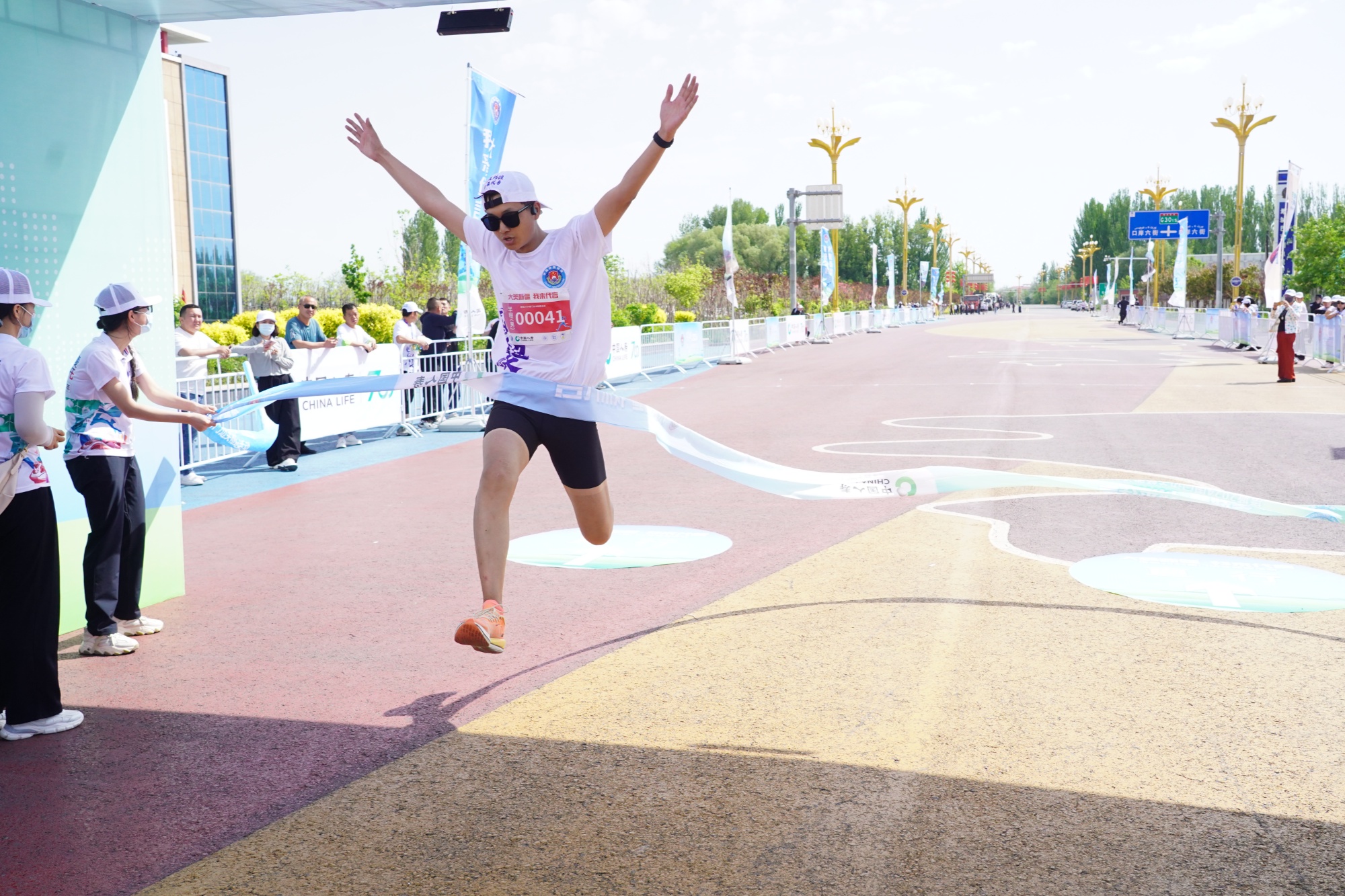 "大美新疆·我来代言"塔城举办畅跑活动