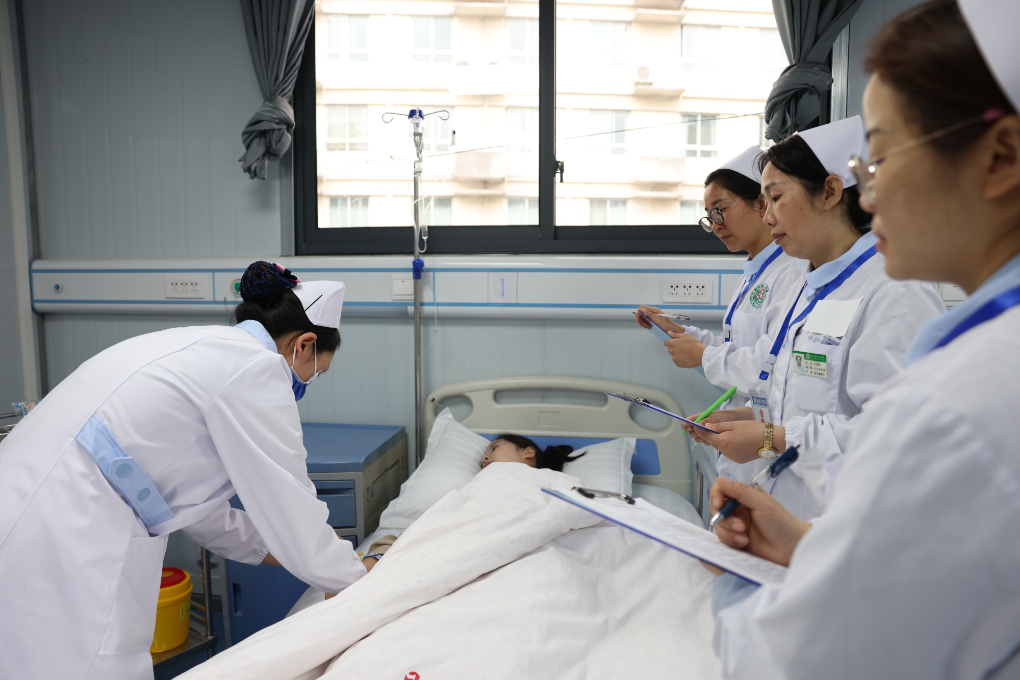 贵州麻江多形式庆祝国际护士节