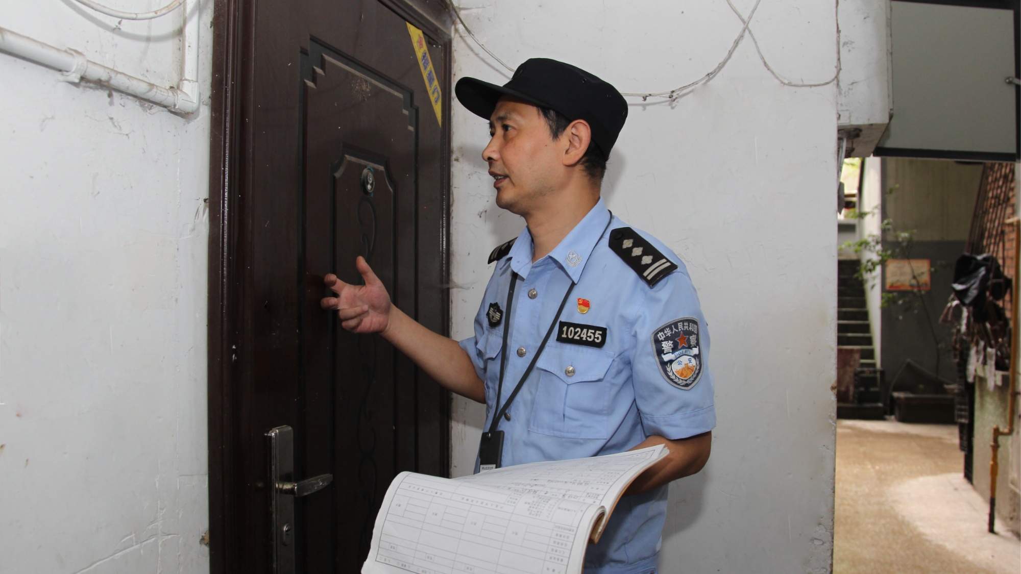 守护社区41年 江北社区民警江涌成了群众的身边人