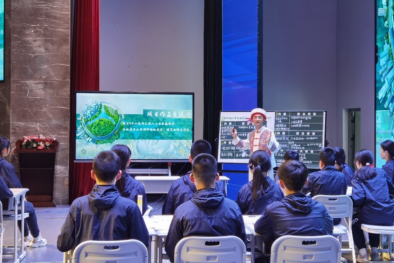 石柱回龙中学教师获初中创新教育优质课竞赛一等奖