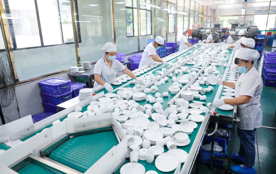 湖南邵阳:"放心碗"真的放心吗?探访消毒餐具车间