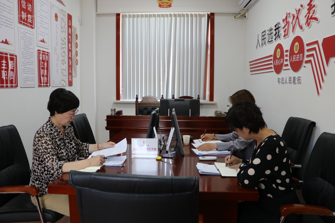 在乌海市海勃湾,这些"调解员"真给力!