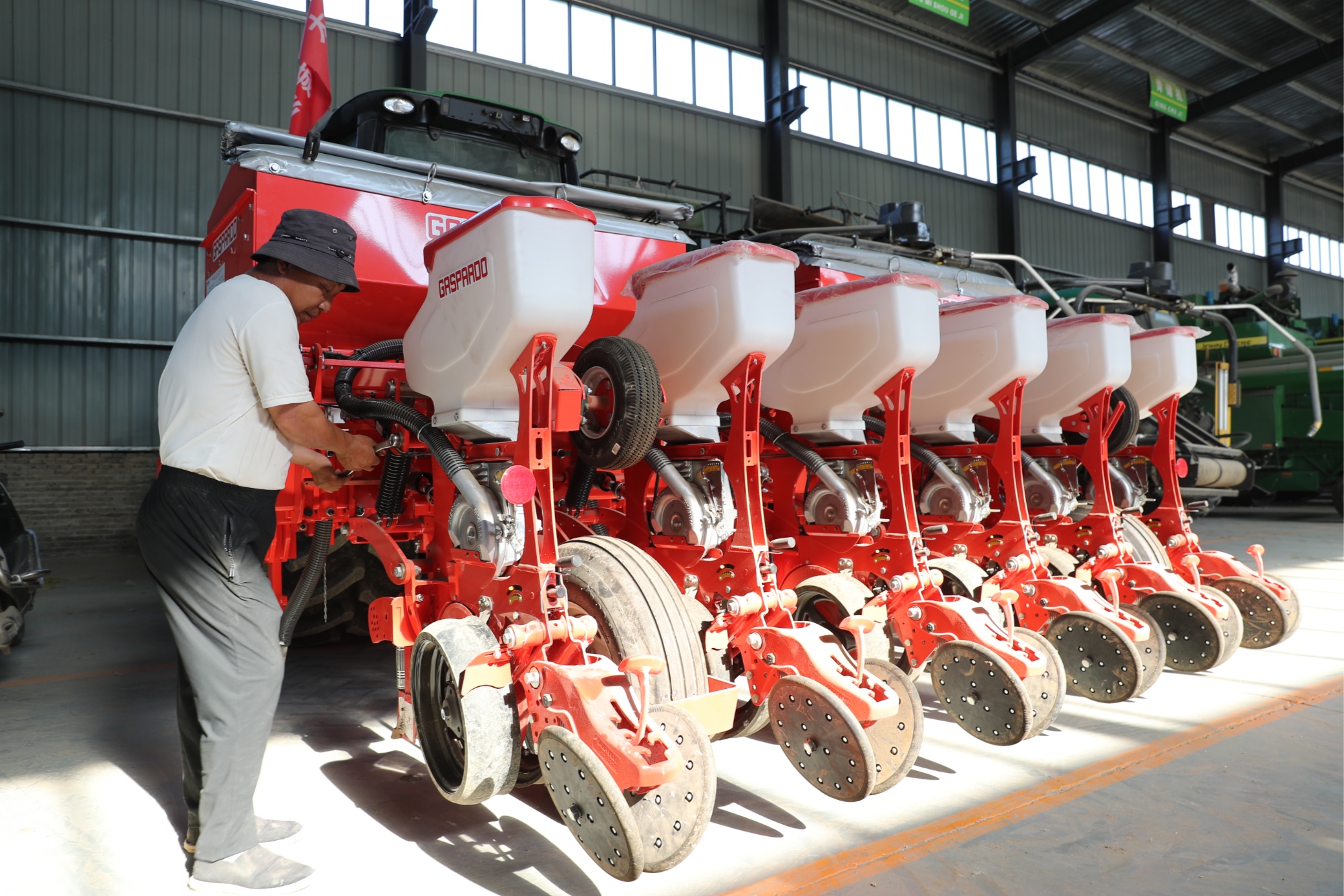 确保农机"健康"上岗!河北顺平:农机检修迎"三夏"