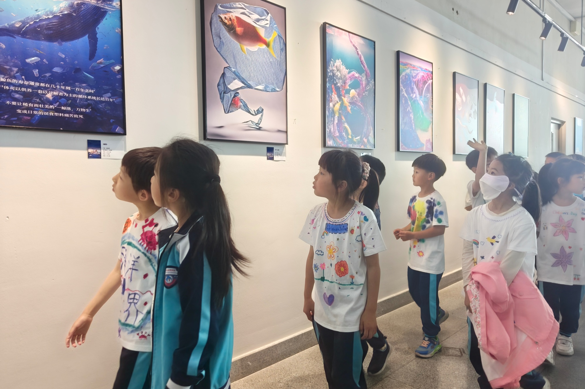 "建设美丽大连·塑料不酷综合艺术环保展"开展