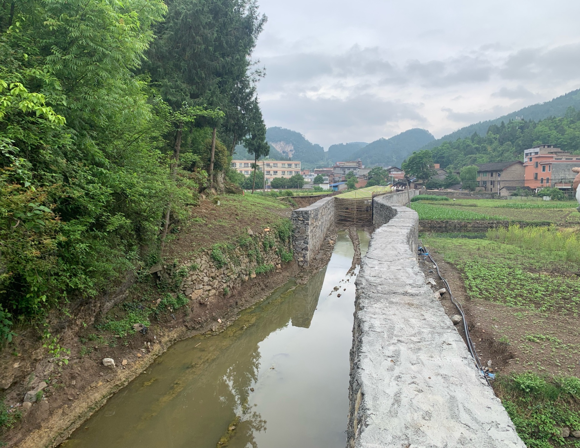 贵州习水:河道治理固牢安全生态防线