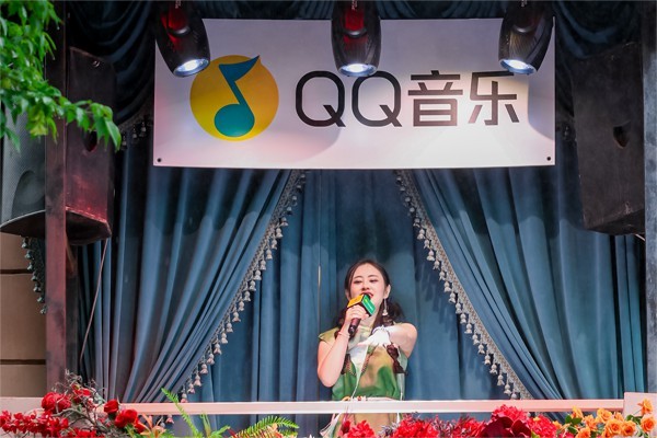 “QQ音乐”唱响马迭尔周末阳台音乐会
