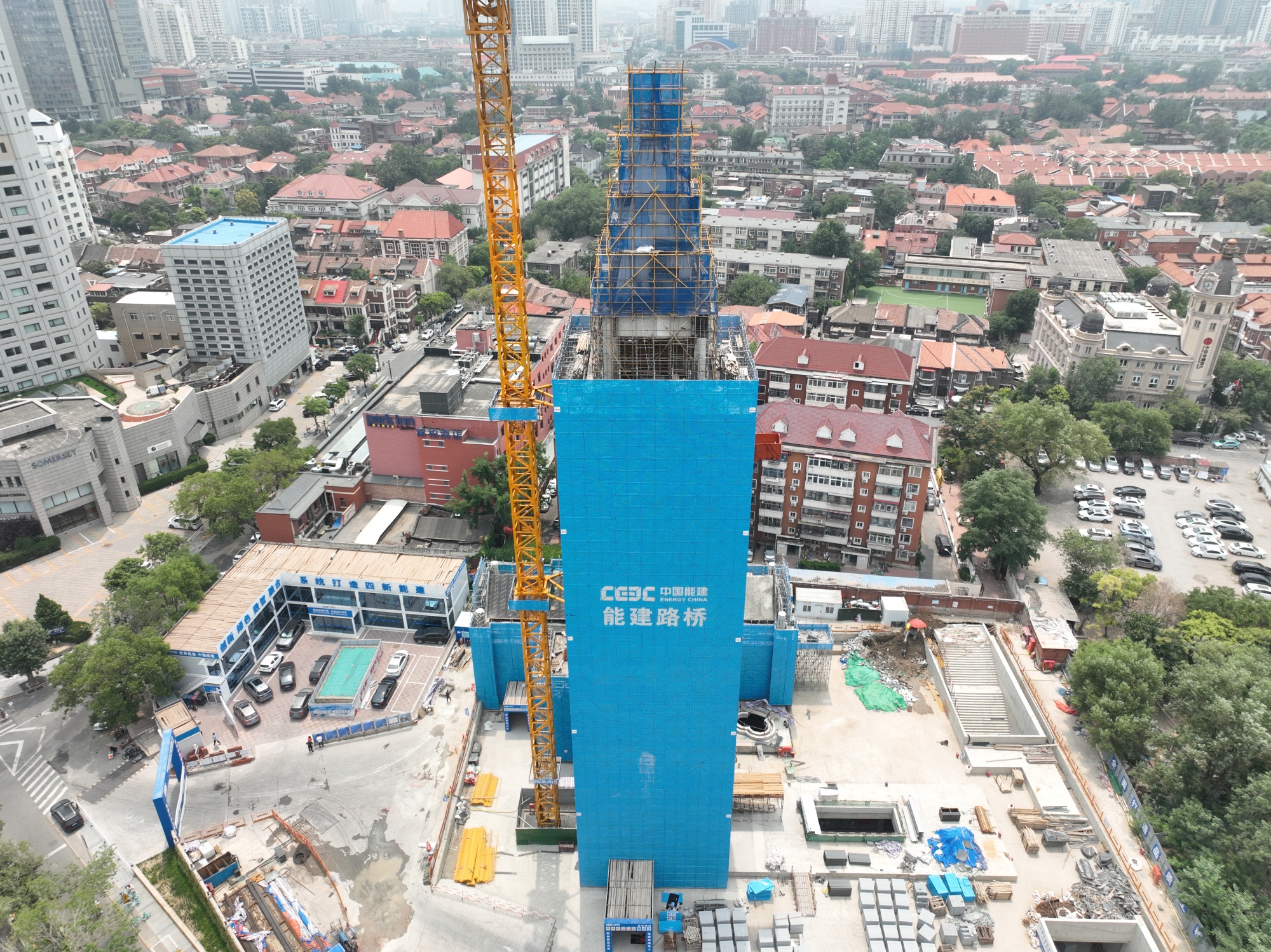 天津：五大道公园项目标志性钟楼顺利结顶