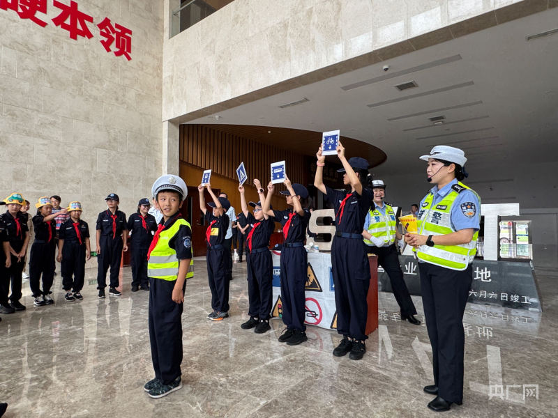 天津：“警彩少年”暑期警训营正式开营