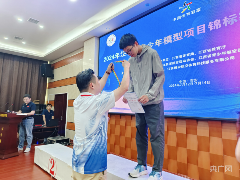 kaiyun体育官方网站逐梦长空 点燃青少年“航天梦”(图4)