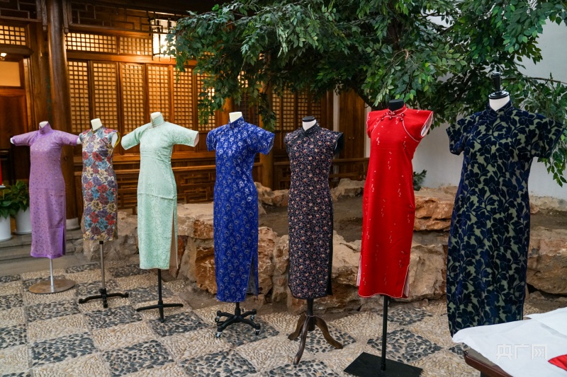 12件晚清民国服装首批入藏上海博物馆 将亮相"江南造物"主题展