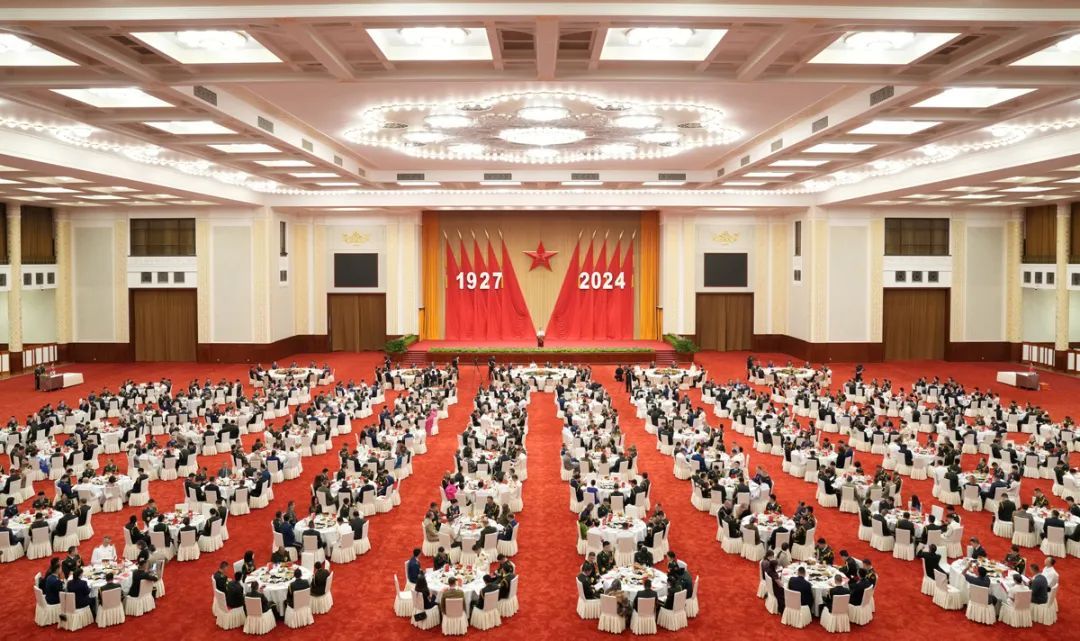 国防部举行盛大招待会  热烈庆祝中国人民解放军建军97周年