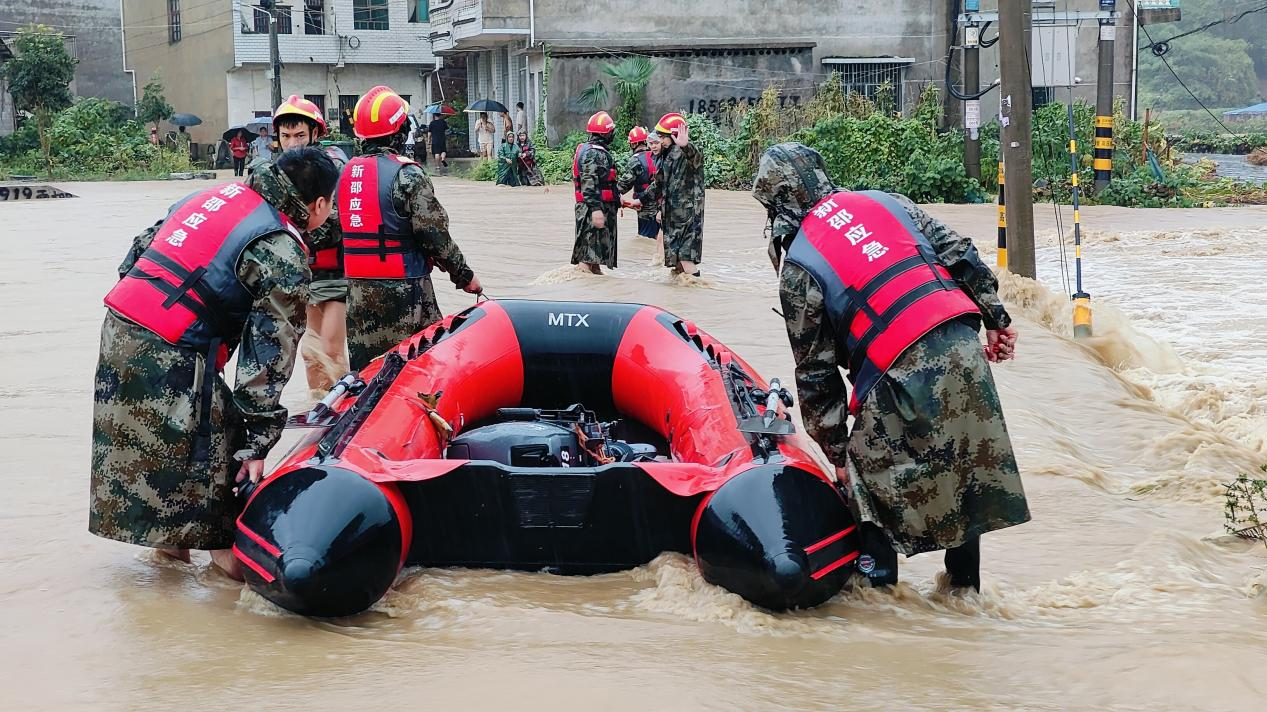 湖南新邵强降雨导致洪涝灾害各级紧急救援