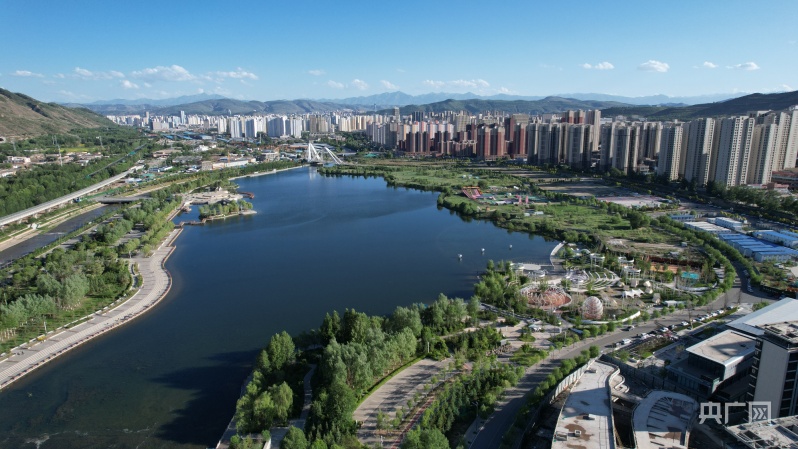 湿地公园(央广网记者  张海东  摄)西宁市区内的绿地公园(央广网记者