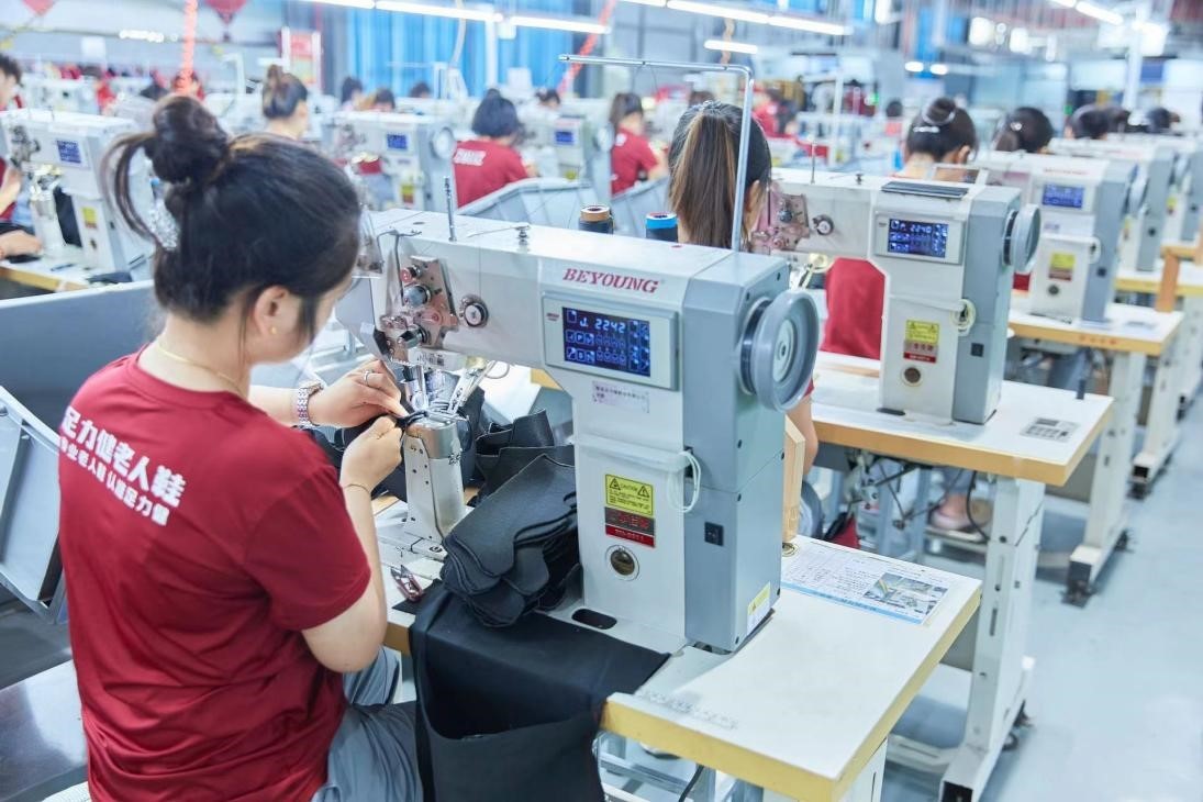 足力健再获权威认证连续四年全国老人鞋销量第一(图2)