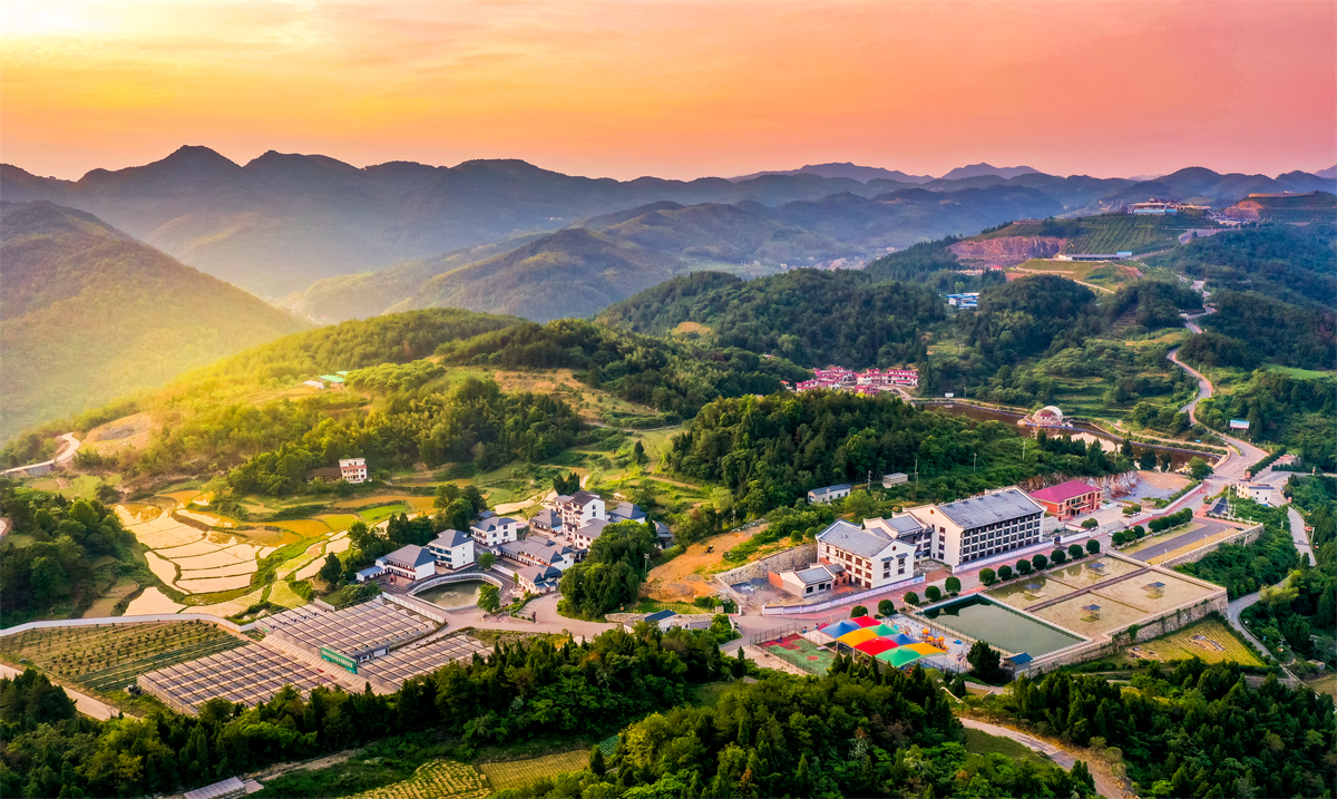 美丽向家村 绿水青山里的诗和远方