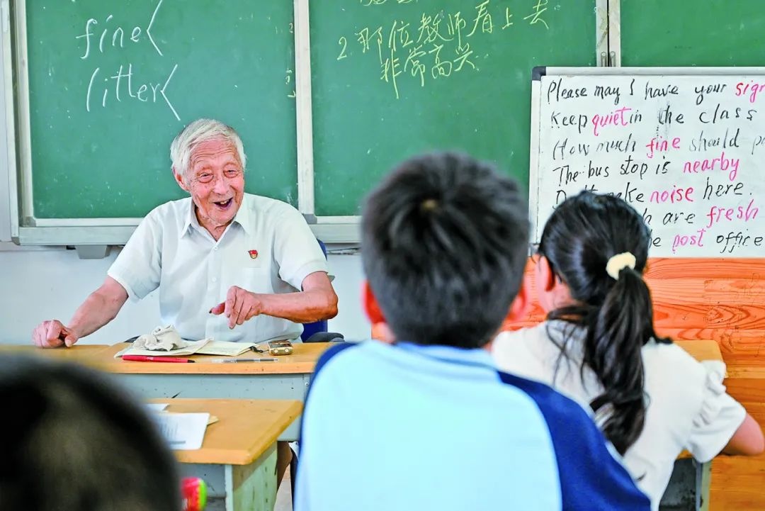 中国共产党员的基本义务 511a072141898172595602568532329310.jpg?auth=81c78456b7b5cf7b815b9824af9c219f