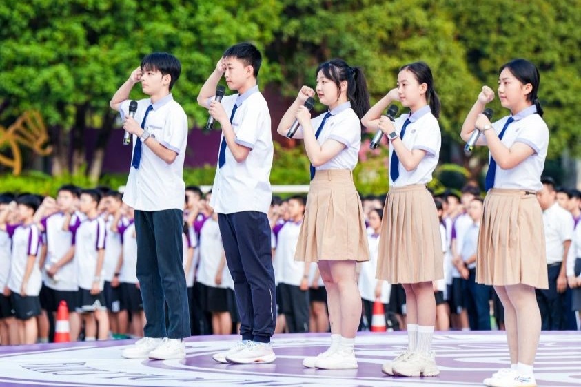 鲁能巴蜀中学宣传照图片