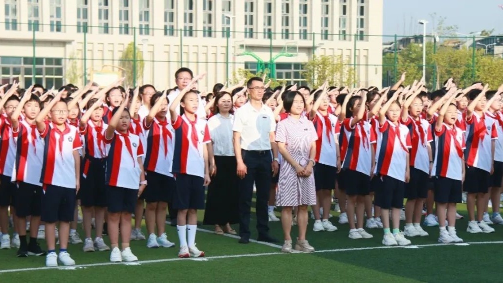 养廉洁正气塑尊严人生 重庆七中实验中学开启新学年