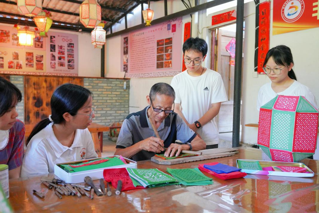 三明泰宁：庭院经济美了乡村 富了口袋(图2)