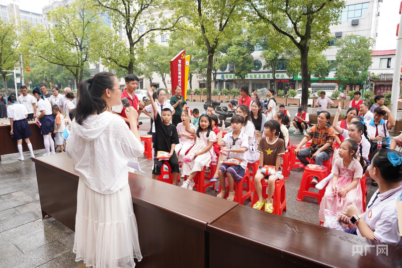 花好月圆迎中秋 浓情暖意承传统