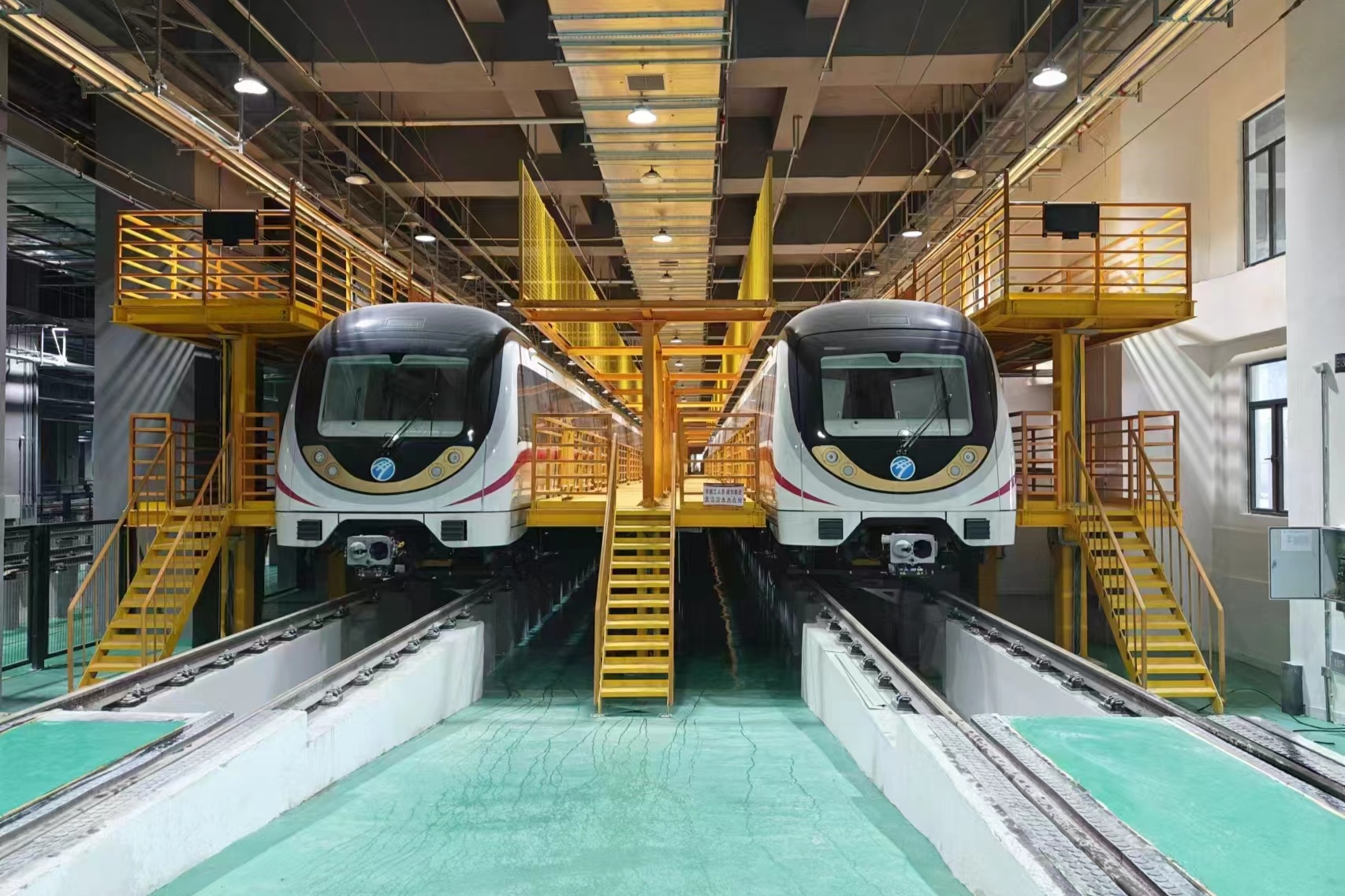 宁波轨道交通8号线全线动车调试