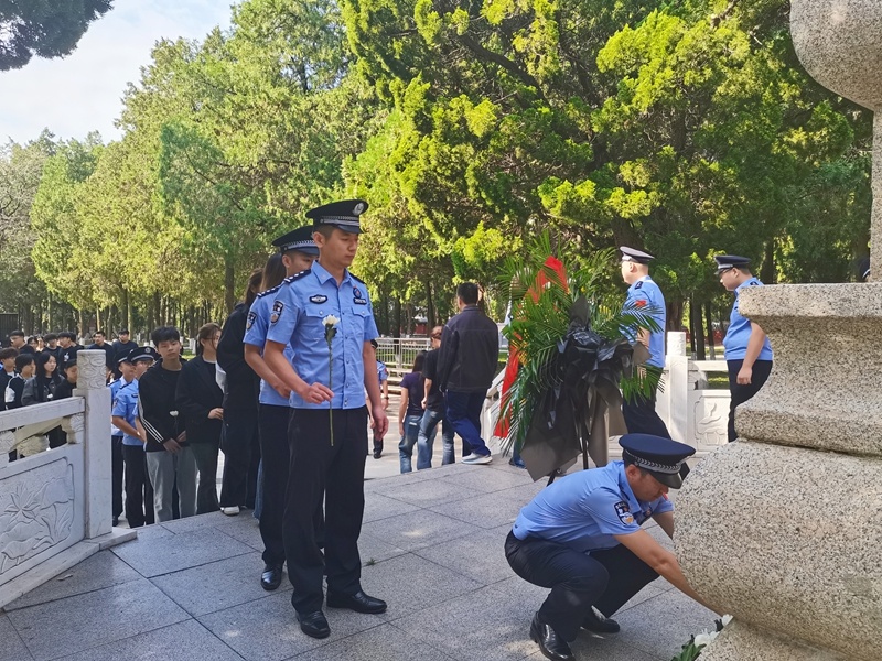 日照警地青年联合开展烈士纪念日纪念活动