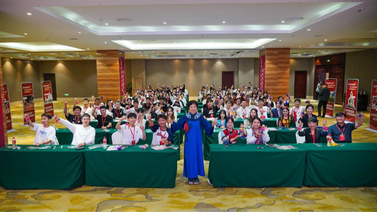 “民族团结手相牵_同心共筑中国梦”_各族青年科技实践营活动收官 图3